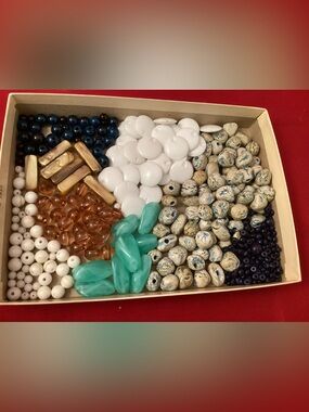 212 grams of mixed material beads for crafting